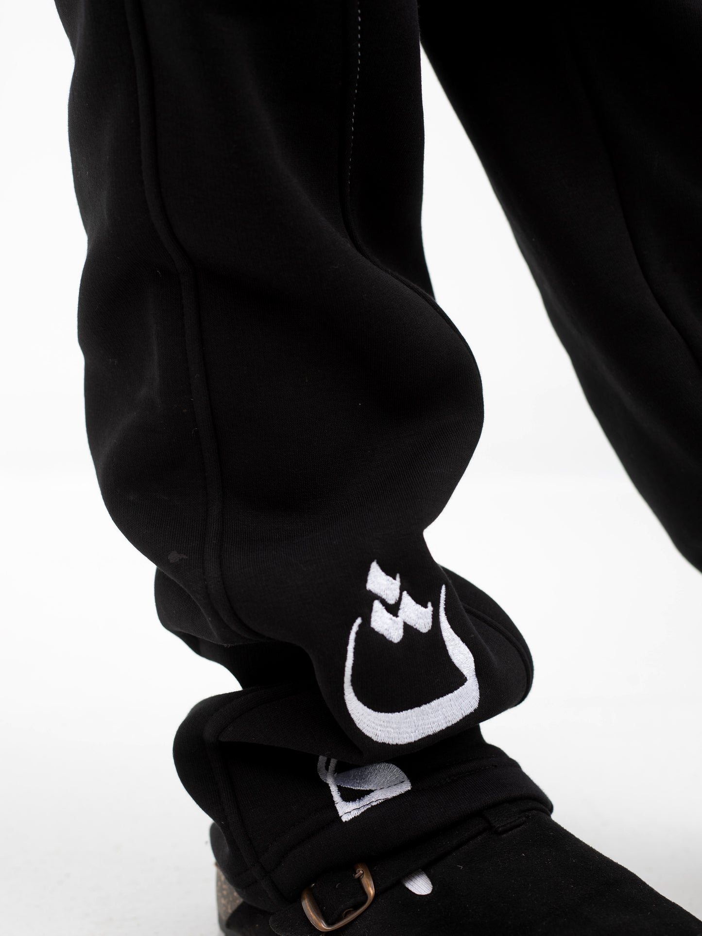 Theka embroidered Milton Sweatpants