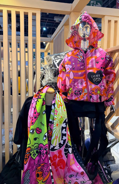 Splashpop scarf matching with the jacket 😍